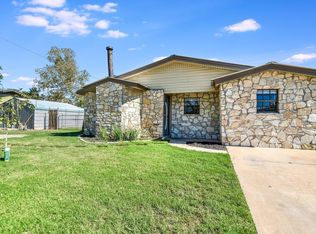 717 N West St, Burnet, TX 78611