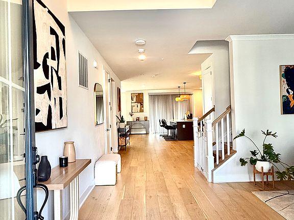 Entryway/foyer