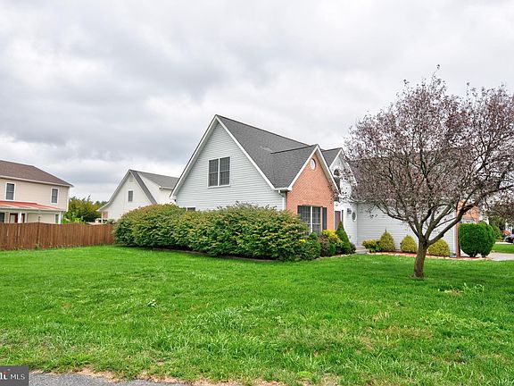 4th image of 101 Suffolk Cir
