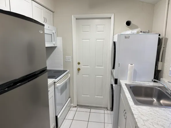 415 2nd Ave, Dunedin, FL 34698