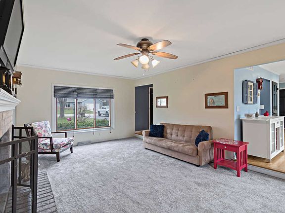 4th image of 29625 Clover Ln