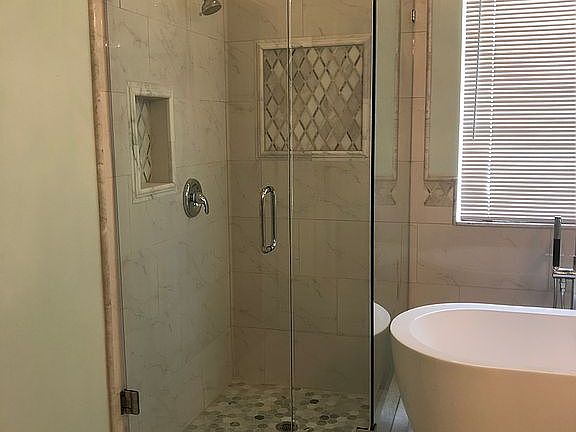 4th image of 1906 Spoonbill St
