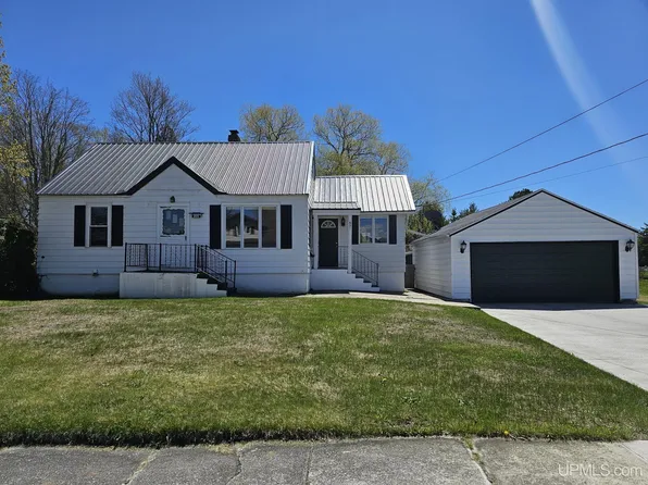 621 Park Ave, Manistique, MI 49854