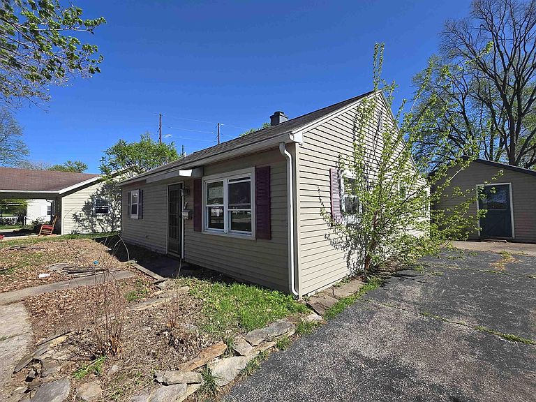 Listing photo 2