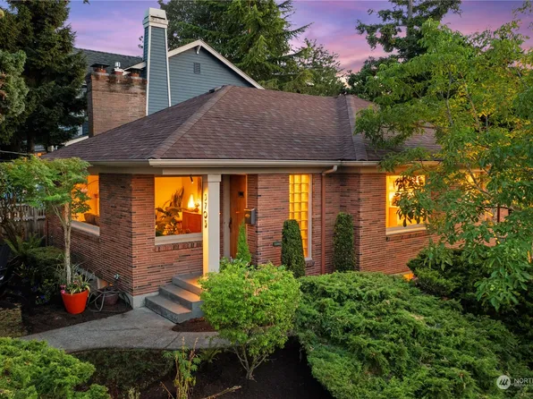 3703 40th Avenue SW, Seattle, WA 98116
