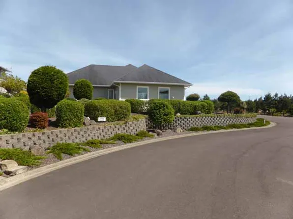 2100 Regal Dr, Florence, OR 97439