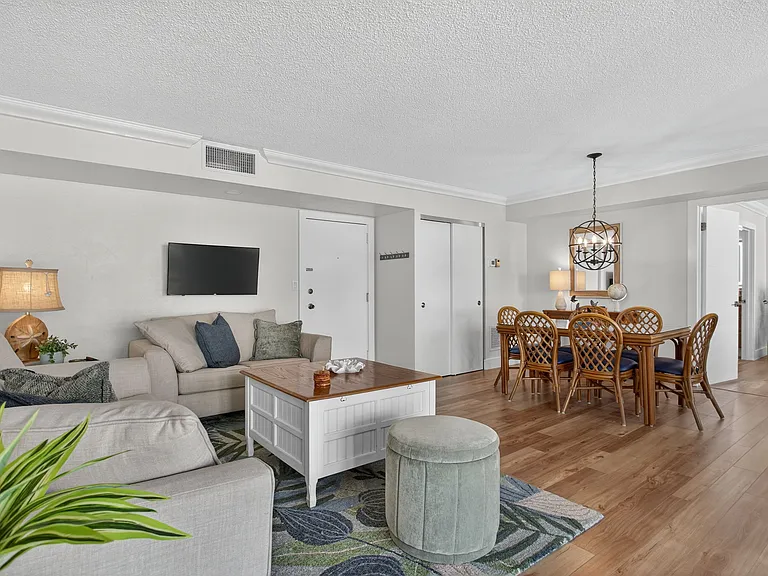 1237 Hillsboro Mile #407 — Photo 29