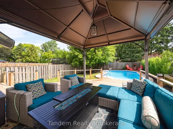 769 Coulson Ave W, Milton, ON L9T 4K2