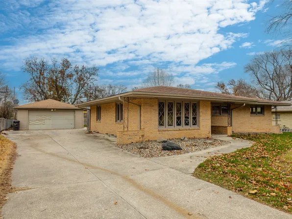 2753 Lynner Dr, Des Moines, IA 50310