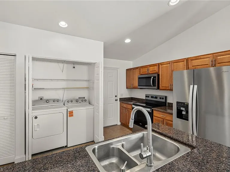 6254 Vista Garden Way #A — Photo 8