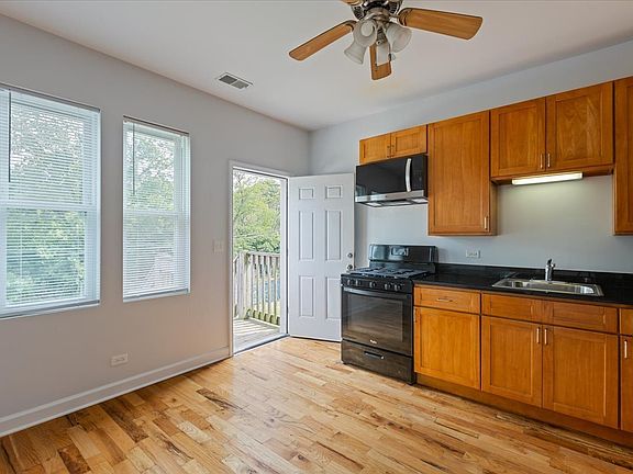 5th image of 1234 W 49th Pl #2R