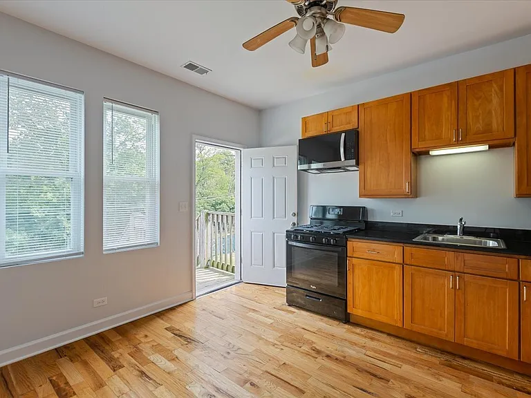 1234 W 49th Pl #2R — Photo 5
