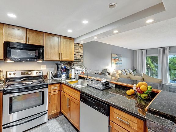 5th image of 3004 NE 5th Terrace #208-c