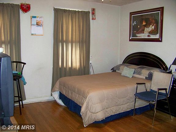 Bedroom (Master)
