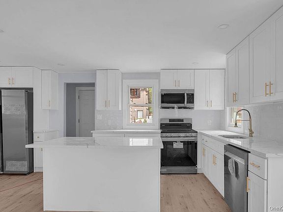 3rd image of 191-37 115th Avenue