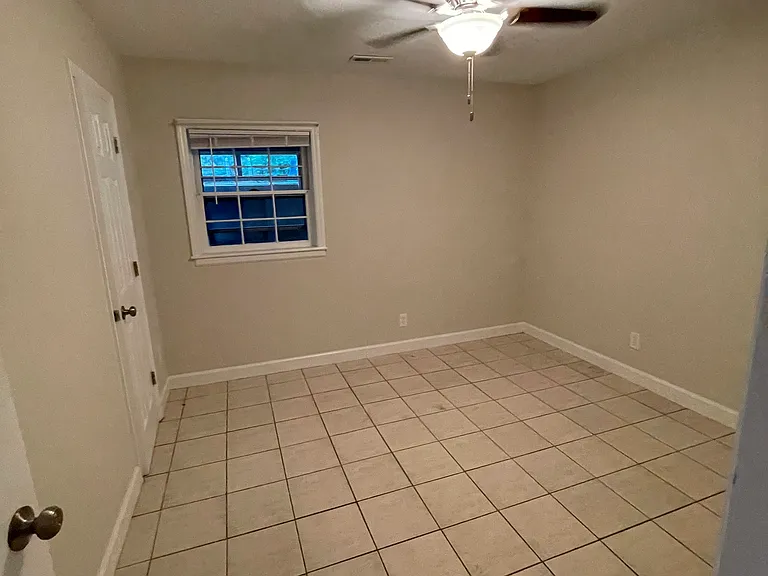 916 Sandlewood Dr — Photo 6