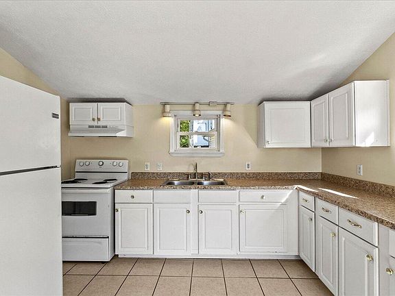 4th image of 548 N Madriver St