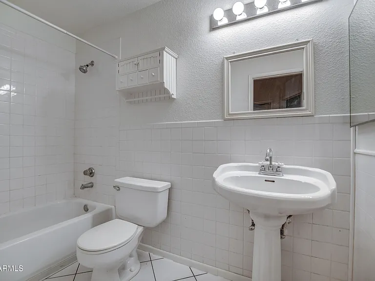 815 E Calle Del Norte — Photo 28
