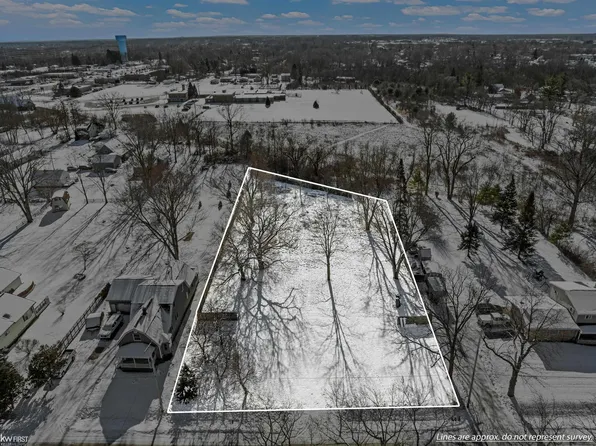 3418 Byers St, Burton, MI 48519