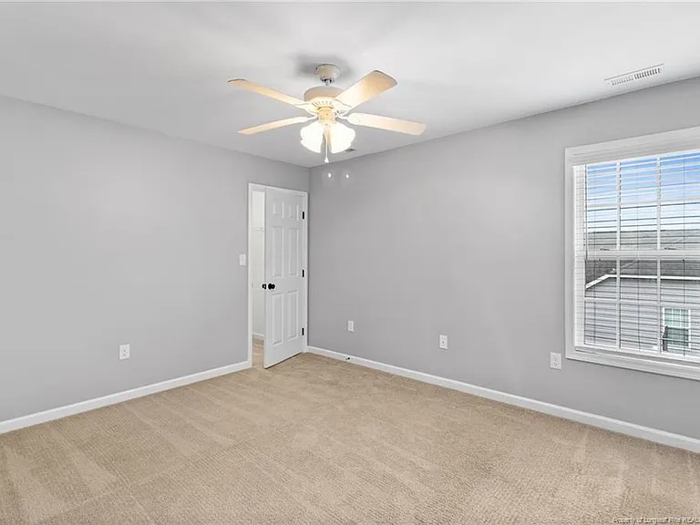 118 Newport Ct — Photo 24