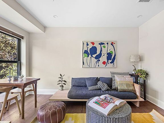 3rd image of 850 Putnam Ave #1A