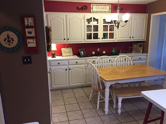 3rd image of 210 Bob White St