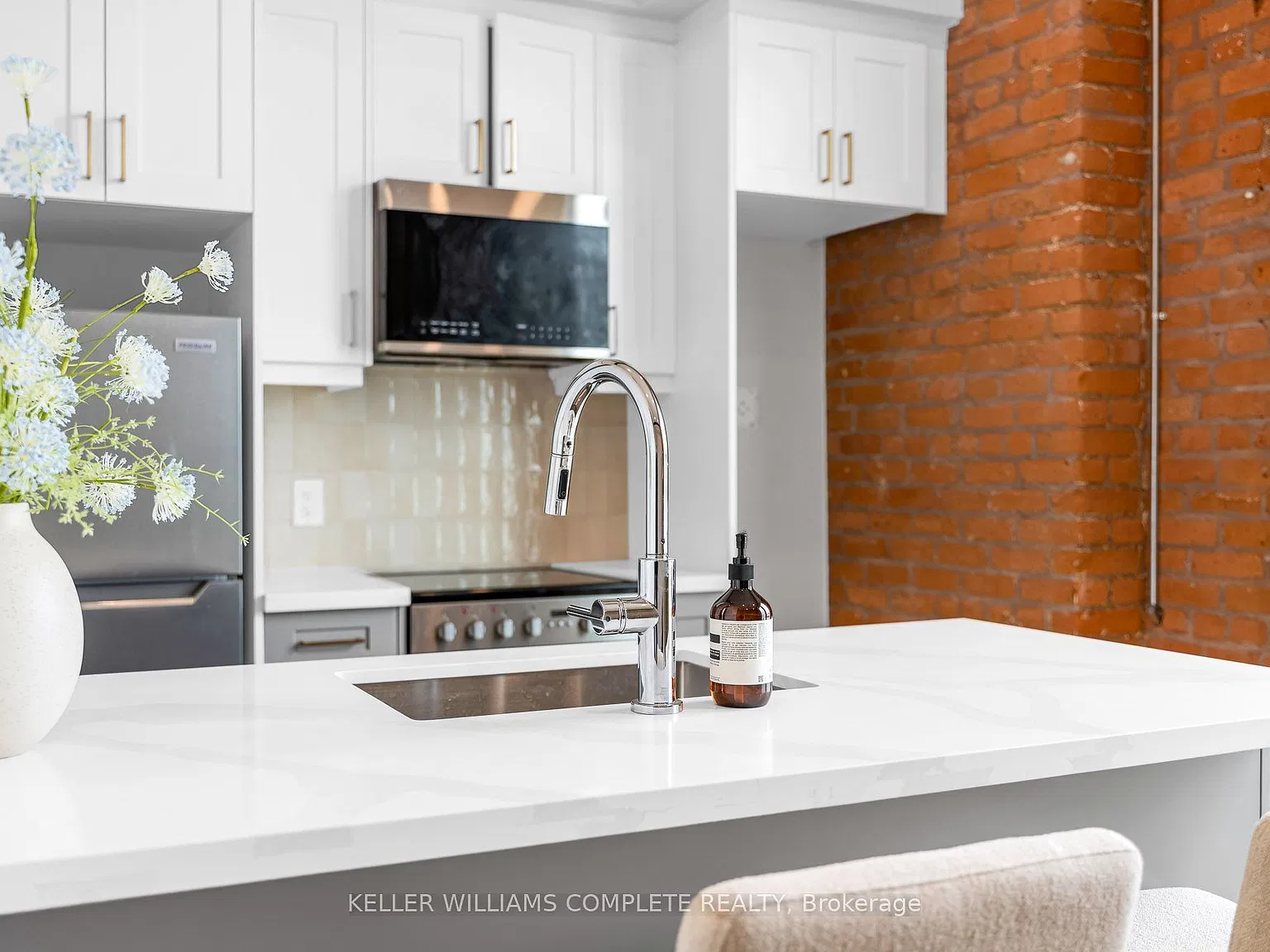1 bed, $1,899 — Photo 4