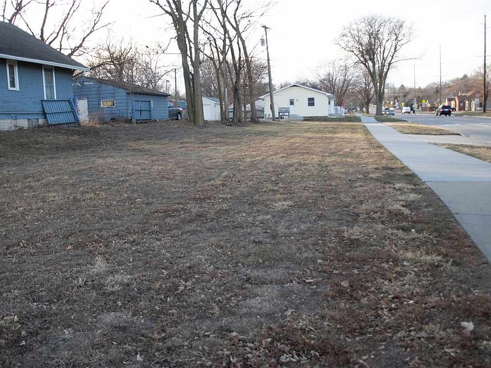 2nd image of 713 Broadway Ave