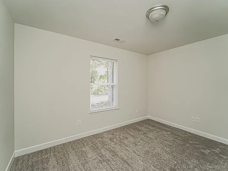 642 E Ketchie St — Photo 13