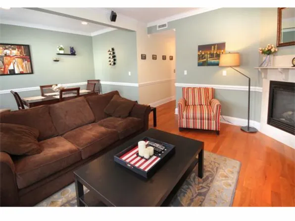 703 E 5th St #2, South Boston, MA 02127
