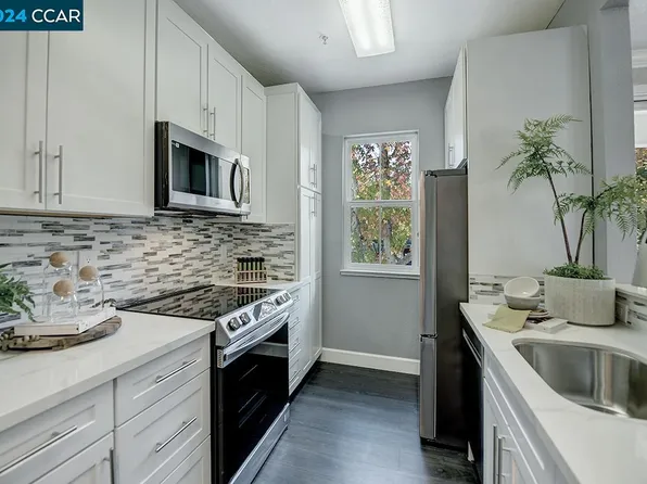 1860 Tice Creek Dr APT 1201, Walnut Creek, CA 94595