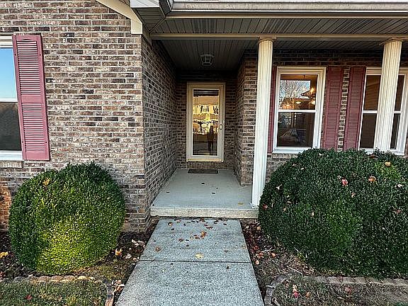 5th image of 305 Hanover Dr
