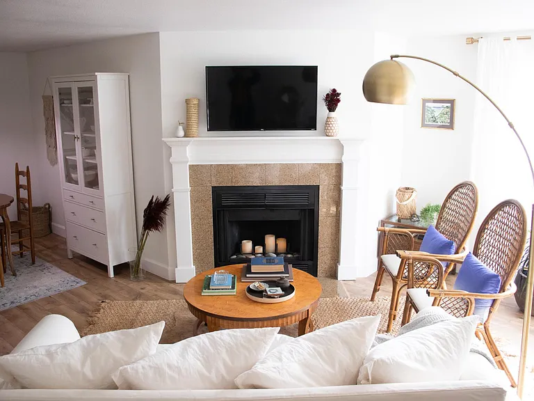 2200 Thorndyke Ave W #208 — Photo 3