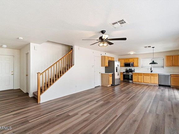 3rd image of 2172 E SPRUCE Drive