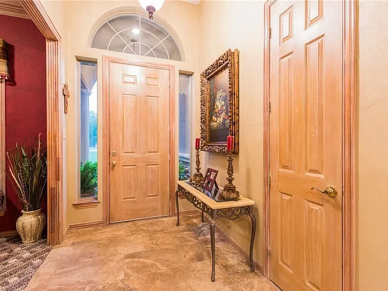 5739 FM 1461 — Photo 10