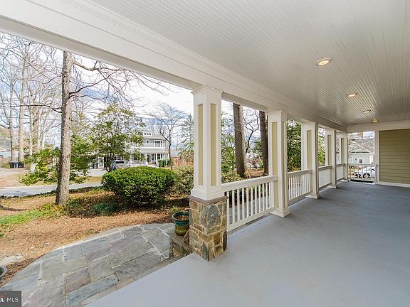 5th image of 100 Dulany Pl