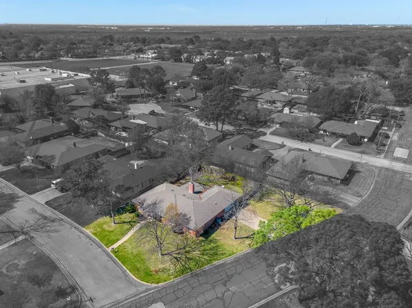 1001 Field Crest Ct, Arlington, TX 76012
