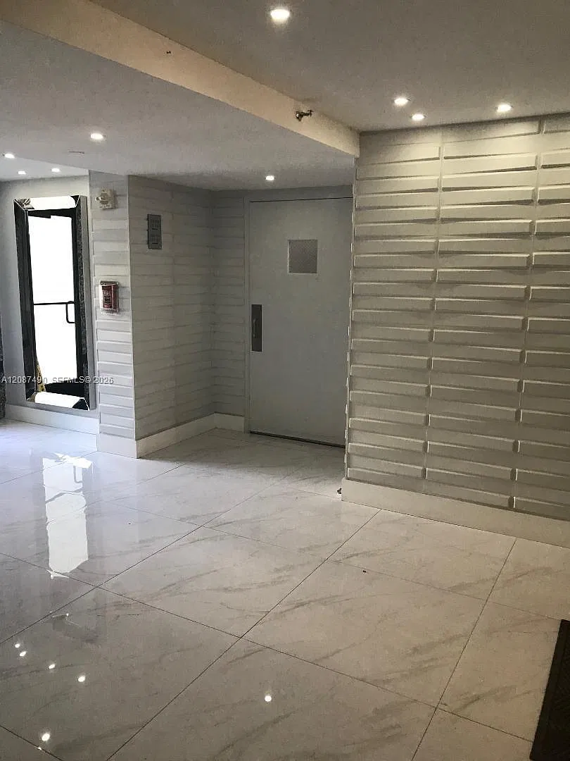 Plaza Of Americas Condo P — Photo 3