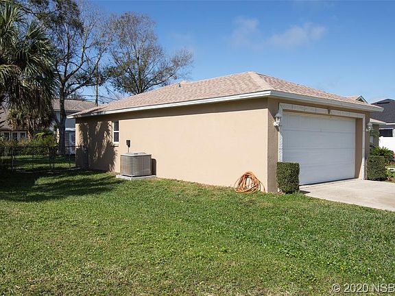 3rd image of 2616 Victory Palm Dr