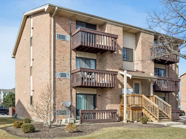 266 12th St #3A, Wheeling, IL 60090