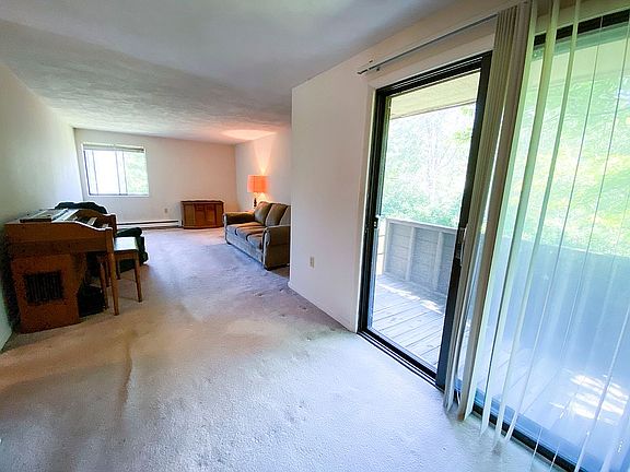 3rd image of 231 Watertree Dr
