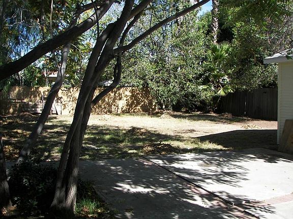 5th image of 20911 Vose St