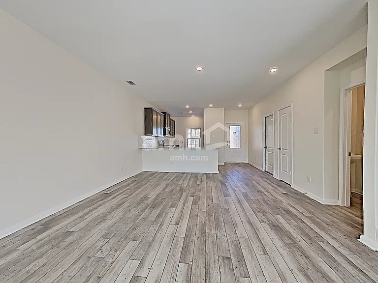 310 Garrett Ct — Photo 7