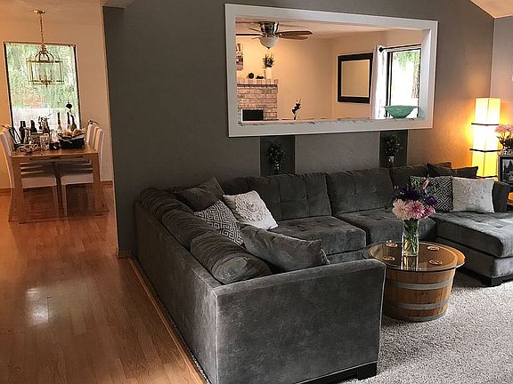 3rd image of 512 Holly Ln