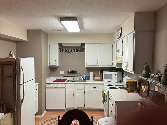 2nd image of 10060 Penrith Dr