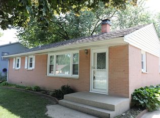 7213 Manor Rd, Crystal Lake, IL 60014