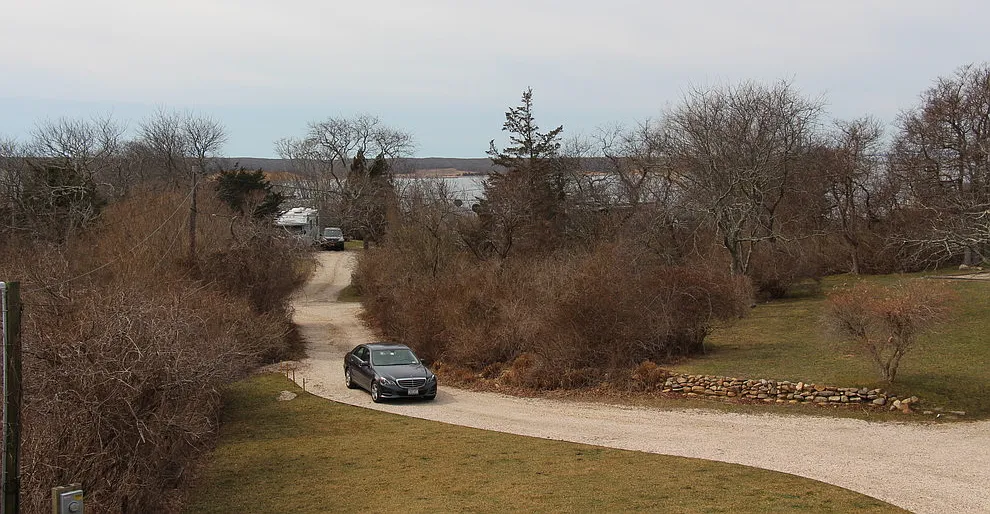 Montauk rental has it all. Close to the beach, elevator and pool — Photo 3