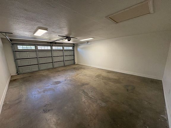 4th image of 1531 W Laurel Ave