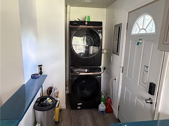 5th image of 4921 Prescott Ave #200