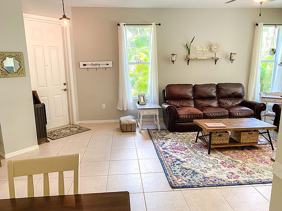2nd image of 620 SW Indian Key Dr